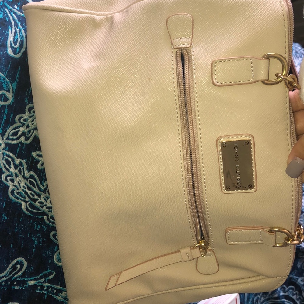 Tommy Hilfiger purse ❤️